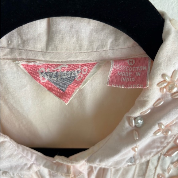 Cottagecore Pink Short Sleeve Blouse w/ Beaded Details size small from Biz Tango - Picture 3 of 8
